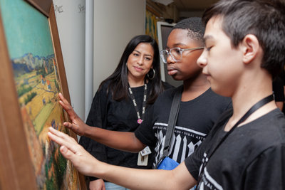 Pupils and their teacher of the HISD comprehensive school for a Van Gogh Museum Edition of Vincent van Gogh's Harvest. Photo: Ali Asher Photography.